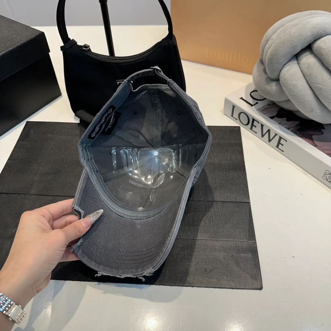 P60 Chrome Hearts 💓Early spring Korean style fashion retro distressed hole hat worn design versatile baseball cap peaked cap
